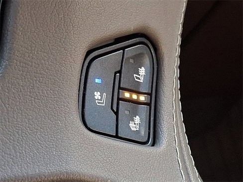 Used 2017 GMC Yukon Denali image 27