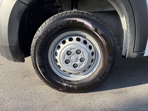 Used 2024 RAM ProMaster 3500 w/ Convenience Group image 11