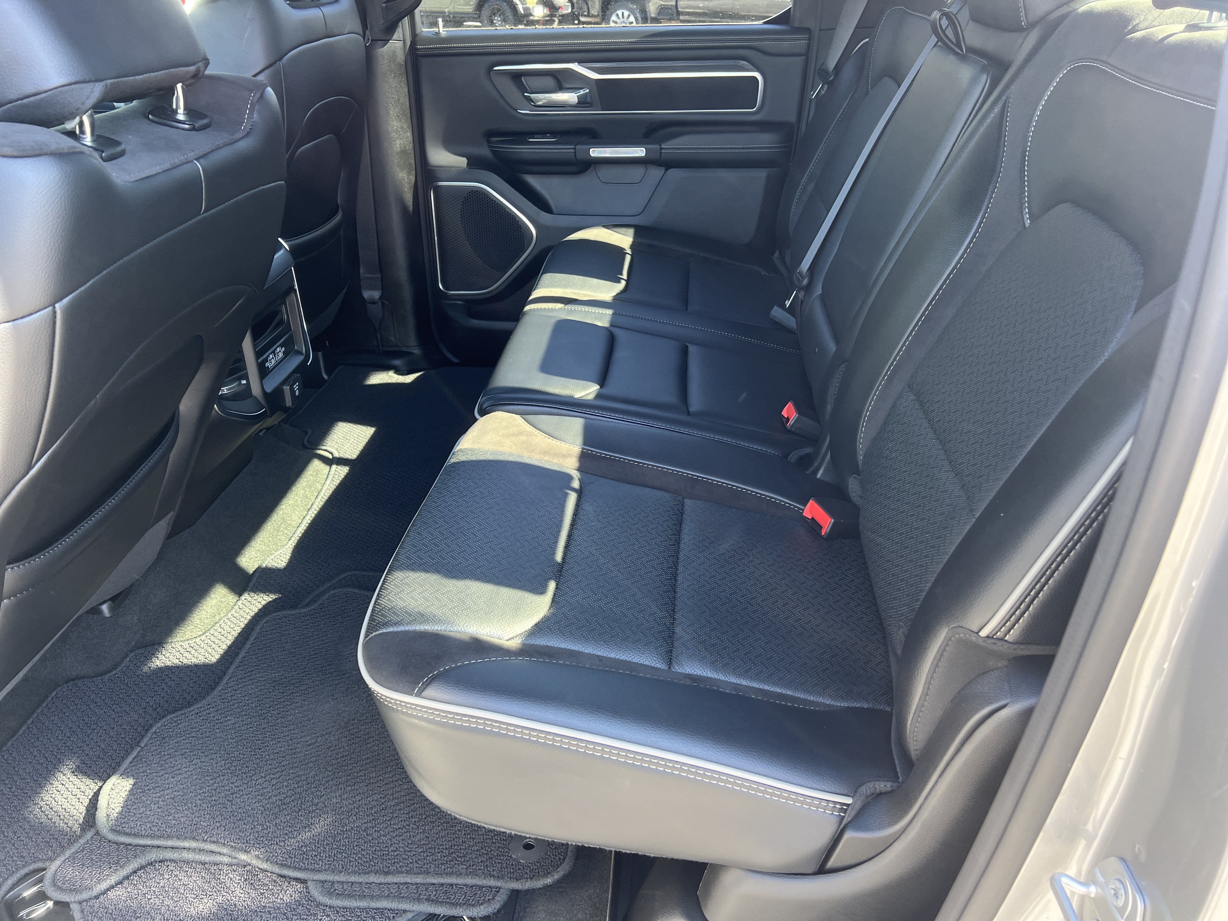 Used 2023 RAM 1500 Laramie AWD/4WD image 26