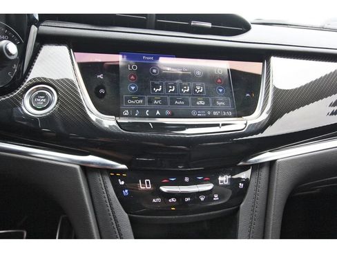 Used 2024 Cadillac XT6 Sport w/ Technology Package AWD/4WD image 21