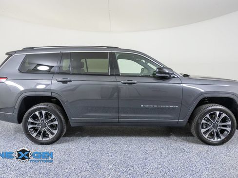 Used 2021 Jeep Grand Cherokee L Overland w/ Luxury Tech Group IV AWD/4WD image 8