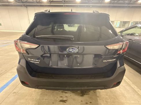 Used 2024 Subaru Outback Premium AWD/4WD image 3