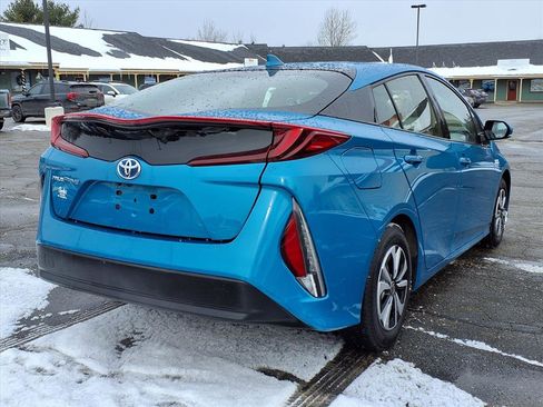 Used 2018 Toyota Prius Prime Plus image 4