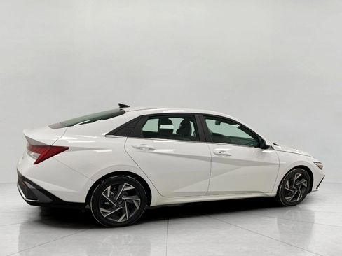 New 2026 Hyundai Elantra Limited image 2