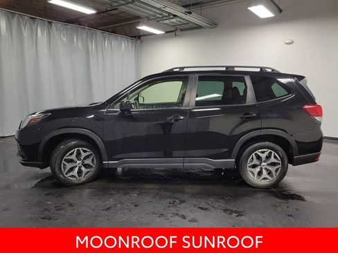 Used 2023 Subaru Forester Premium image 5