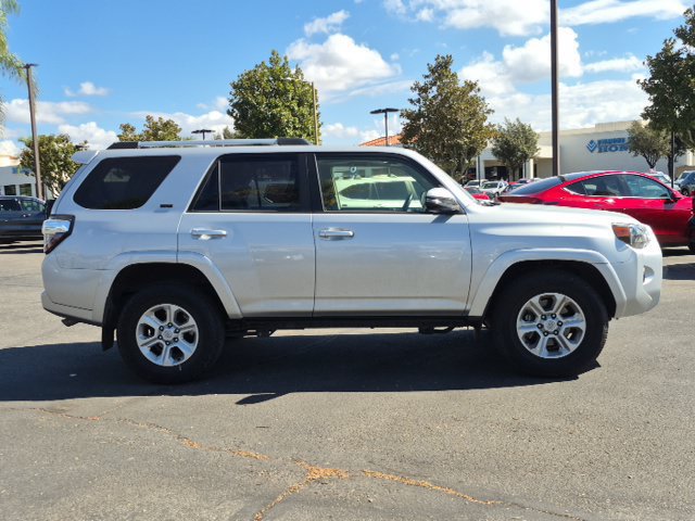 Used 2024 Toyota 4Runner SR5 Premium w/ Moonroof Package RWD image 4