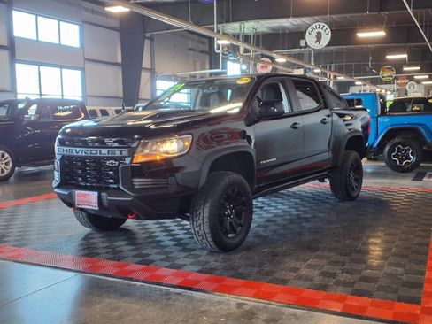 Used 2021 Chevrolet Colorado ZR2 w/ ZR2 Midnight Special Edition AWD/4WD image 3