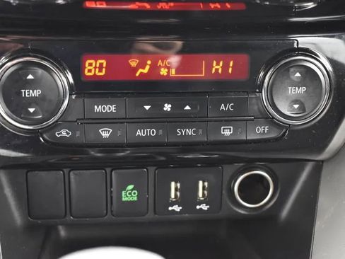 Used 2024 Mitsubishi Eclipse Cross SE image 33