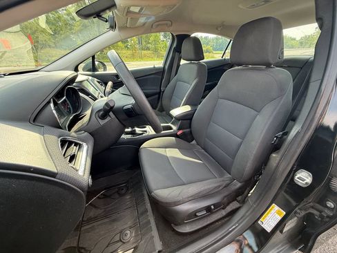 Certified 2018 Chevrolet Cruze LT w/ Convenience Package FWD image 17