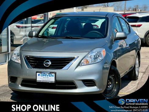 Used 2013 Nissan Versa SV FWD image 1