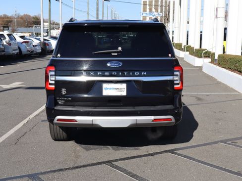 Used 2024 Ford Expedition Platinum image 9