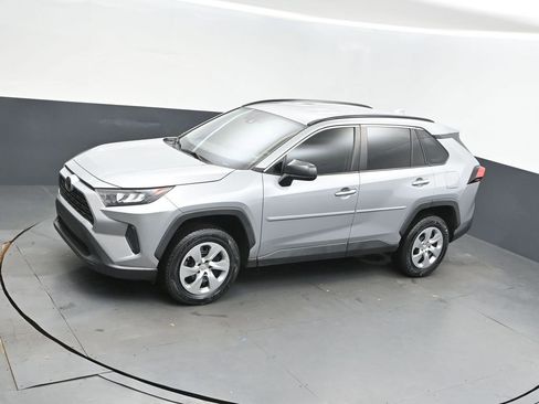 Used 2021 Toyota RAV4 LE image 31