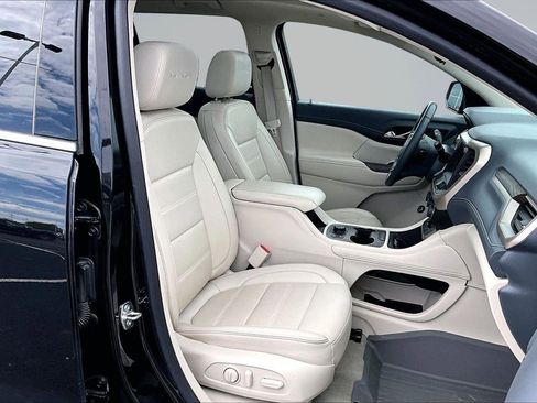 Used 2023 GMC Acadia Denali w/ Denali Technology Package AWD/4WD image 8