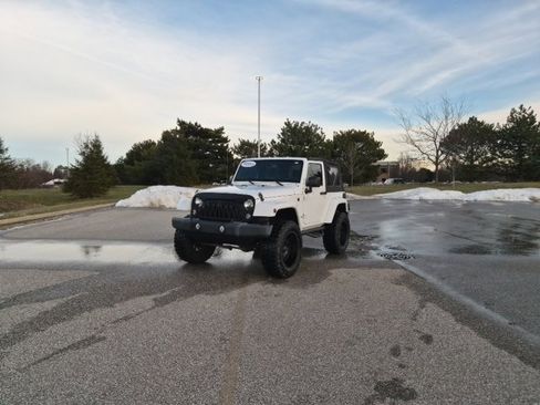 Used 2016 Jeep Wrangler Sahara w/ Connectivity Group image 1