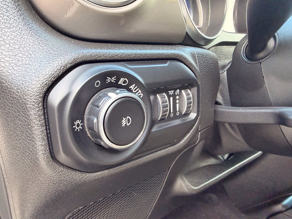 Used 2021 Jeep Wrangler Unlimited Sahara AWD/4WD image 42