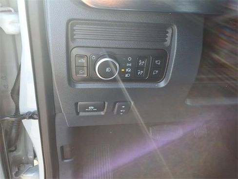 Used 2025 Ford F250 Lariat w/ Lariat Ultimate Package image 17