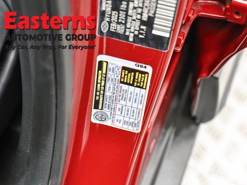 Used 2025 Hyundai Venue Limited image 35