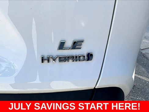 Used 2021 Toyota RAV4 LE AWD/4WD image 31