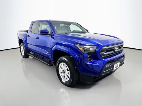 Used 2025 Toyota Tacoma SR5 image 3