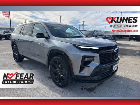Used 2025 Chevrolet Traverse RS image 4