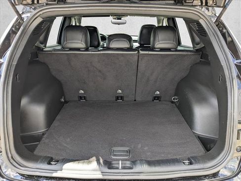 Used 2024 Jeep Compass Latitude image 6