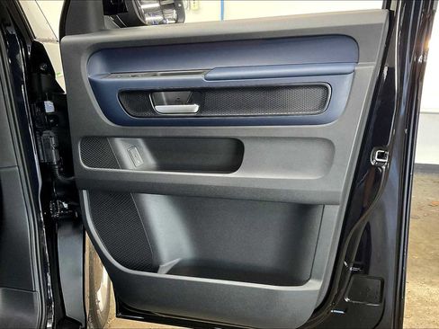 New 2025 Volkswagen ID. Buzz Pro S image 29