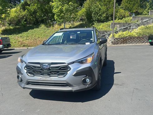 Used 2024 Subaru Crosstrek 2.0i Premium AWD/4WD image 3