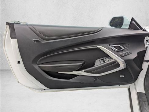 Used 2019 Chevrolet Camaro SS RWD image 21