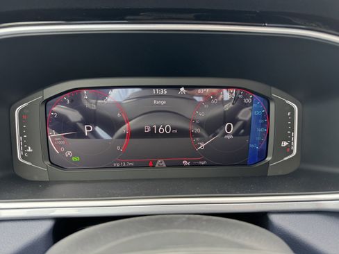 New 2025 Volkswagen Taos SEL image 33