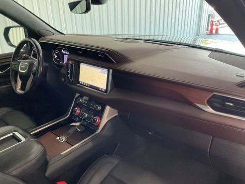 Used 2021 GMC Yukon Denali w/ Denali Premium Package AWD/4WD image 28