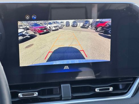 Used 2025 Chevrolet Equinox LT w/ Convenience Package II image 29