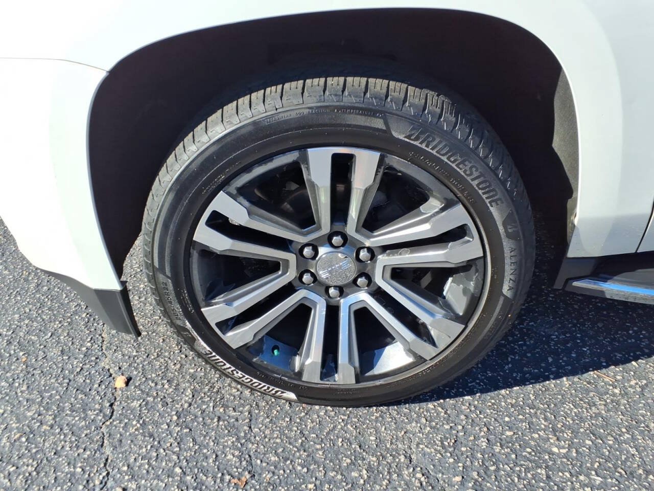 Used 2017 GMC Yukon Denali w/ Open Road Package AWD/4WD image 11