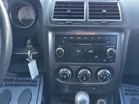 Used 2013 Dodge Challenger SXT RWD image 21