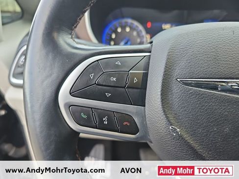 Used 2018 Chrysler Pacifica Touring-L Plus image 14