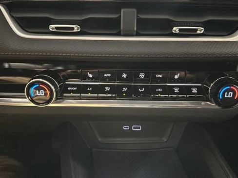 Used 2025 Chevrolet Equinox LT w/ Convenience Package II AWD/4WD image 21