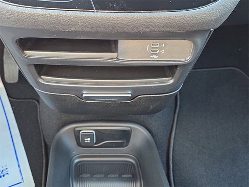 New 2026 Chrysler Pacifica Select image 30