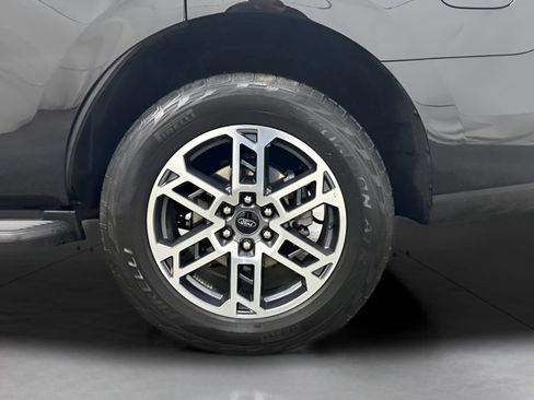 Certified 2025 Ford Expedition Active image 13