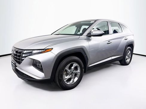 Used 2024 Hyundai Tucson SE AWD/4WD image 3