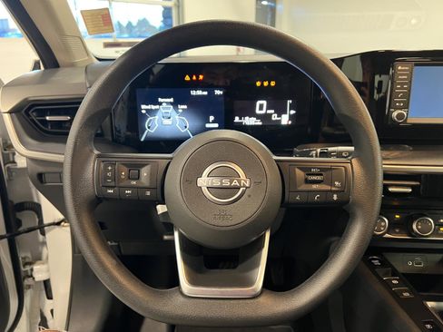 Used 2025 Nissan Kicks S image 9