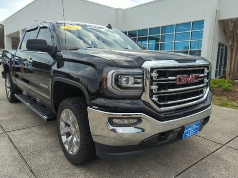 Used 2018 GMC Sierra 1500 SLT image 1