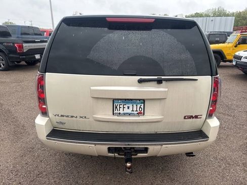 Used 2014 GMC Yukon XL Denali AWD/4WD image 8