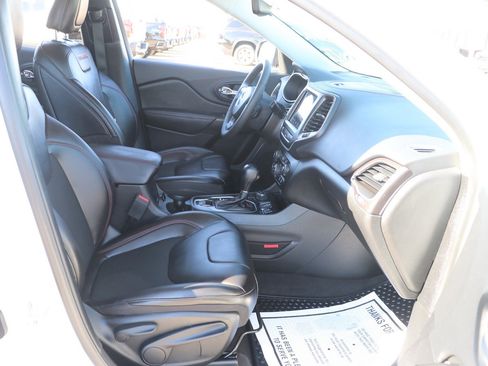 Used 2022 Jeep Cherokee Trailhawk image 32