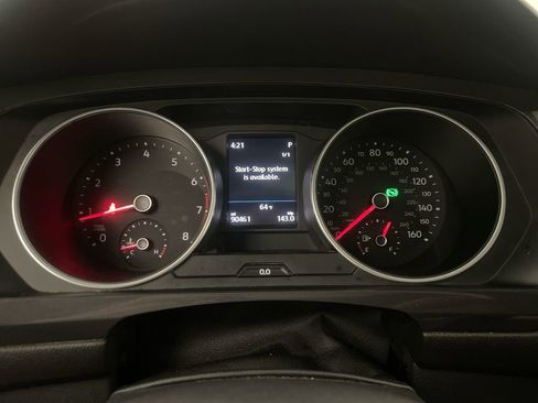 Used 2019 Volkswagen Tiguan SE w/ Panoramic Sunroof Package AWD/4WD image 6