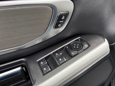 Used 2025 Ford Expedition Platinum image 24