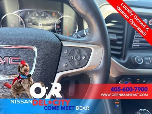 Used 2018 GMC Acadia Denali w/ Technology Package FWD image 19