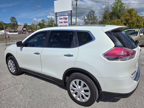 Used 2014 Nissan Rogue S image 2