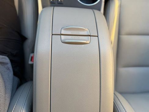 Used 2015 Toyota Highlander XLE image 12