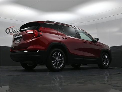 Used 2023 GMC Terrain SLT w/ Infotainment Package II image 30
