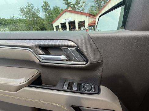 Used 2024 Chevrolet Silverado 1500 ZR2 w/ Technology Package AWD/4WD image 10