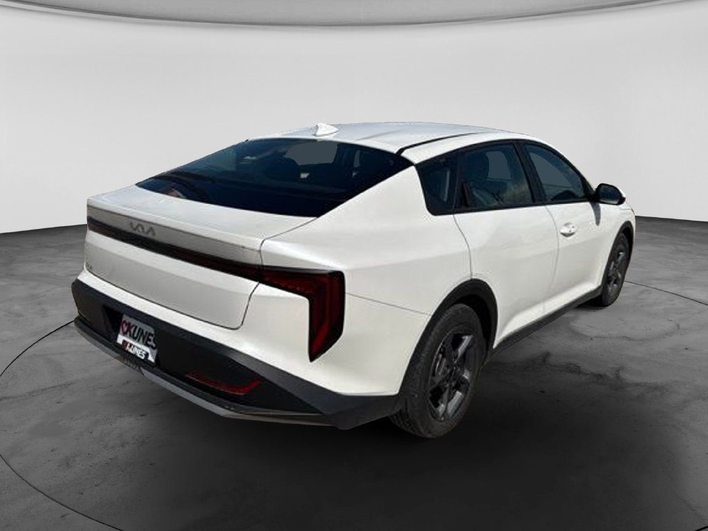 Used 2025 Kia K4 FWD image 11